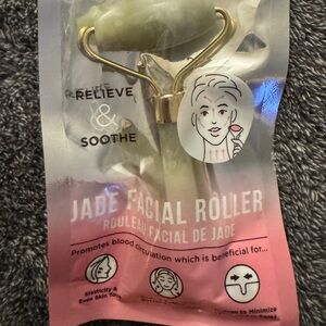 Jade facial roller